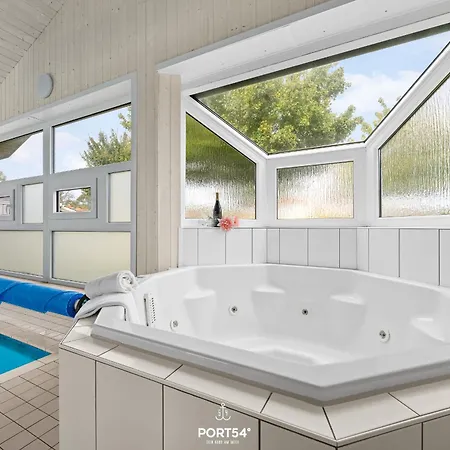 Poolhaus